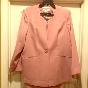 Gorgeous Women’s Special Event Suit